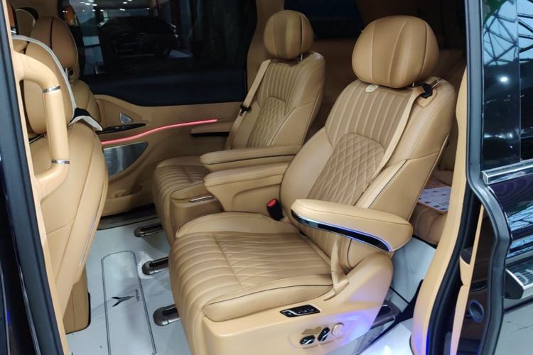 Used VOYAH Dream 2024 PHEV Ultra-Long Range Flagship Edition Left Rear Seat