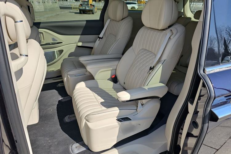 Used VOYAH Dream 2024 PHEV Ultra-Long Range Flagship Edition Left Rear Seat