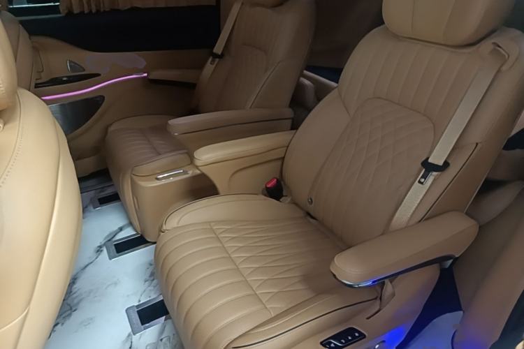 Used VOYAH Dream 2024 PHEV Ultra-Long Range Flagship Edition Left Rear Seat