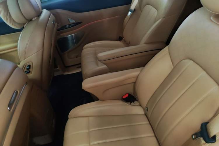 Used VOYAH Dream 2024 PHEV Extended-Range Premium Edition Left Rear Seat