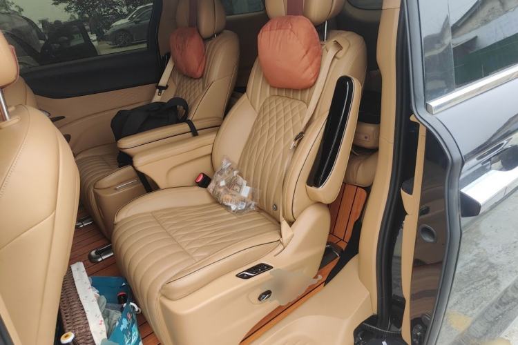 Used VOYAH Dream 2024 PHEV Ultra-Long Range Flagship Edition Left Rear Seat