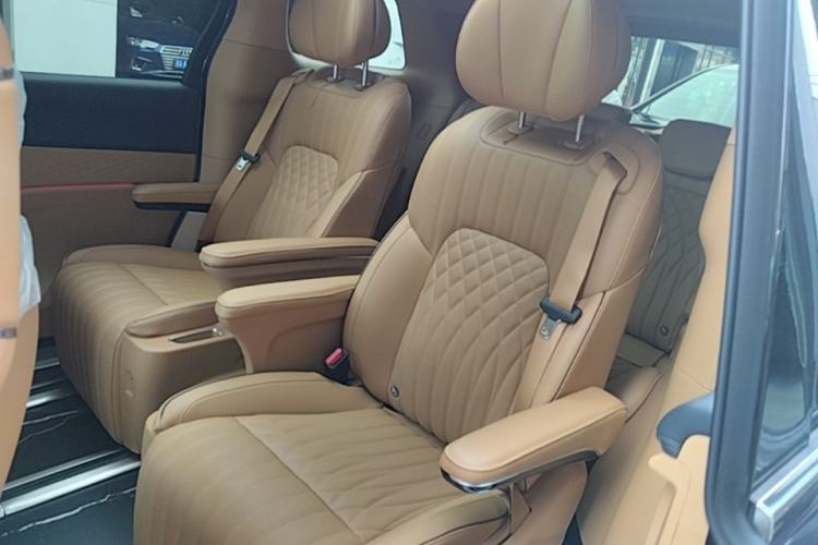 Used VOYAH Dream 2024 PHEV Ultra-Long Range Flagship Edition Left Rear Seat