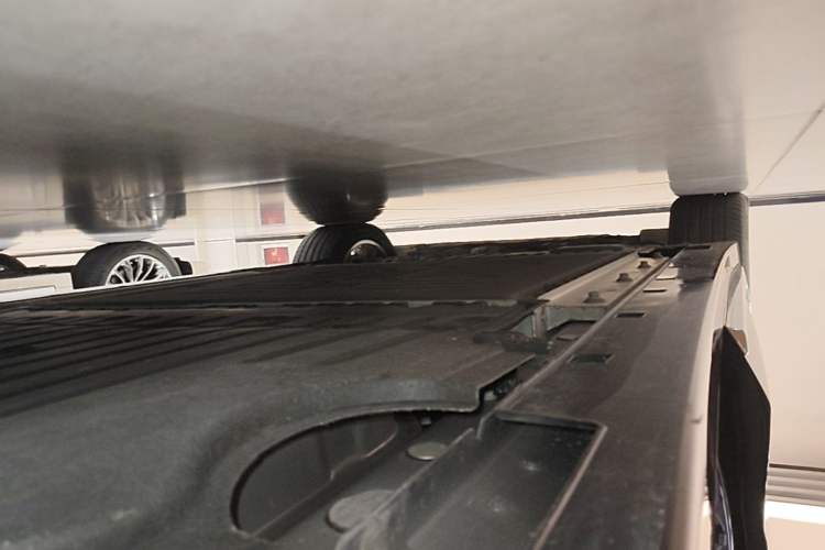 Used VOYAH Dream 2024 PHEV Ultra-Long Range Flagship Edition Left Side Sill