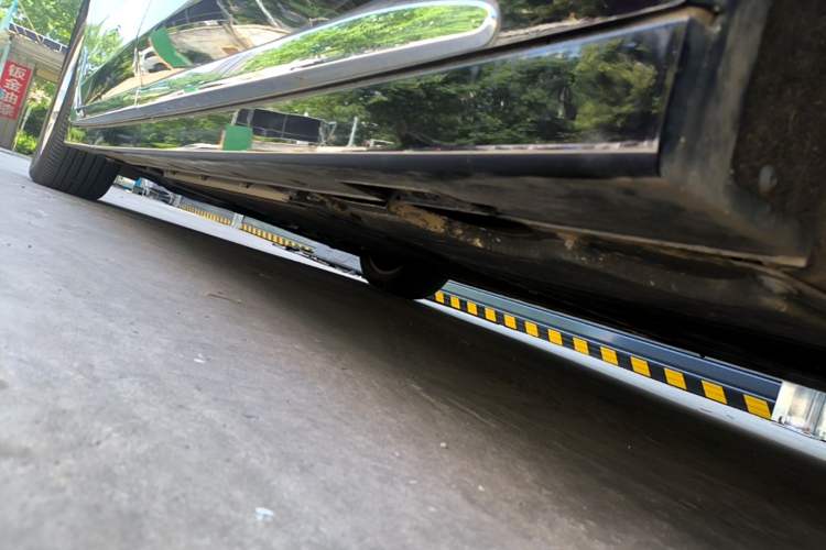 Used VOYAH Dream 2024 PHEV Extended-Range Premium Edition Left Side Sill