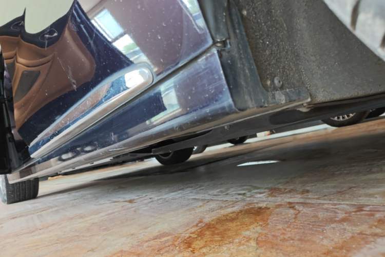 Used VOYAH Dream 2024 PHEV Ultra-Long Range Flagship Edition Left Side Sill