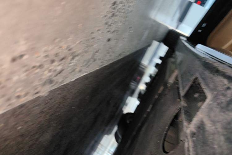 Used VOYAH Dream 2024 PHEV Extended-Range Premium Edition Left Side Sill