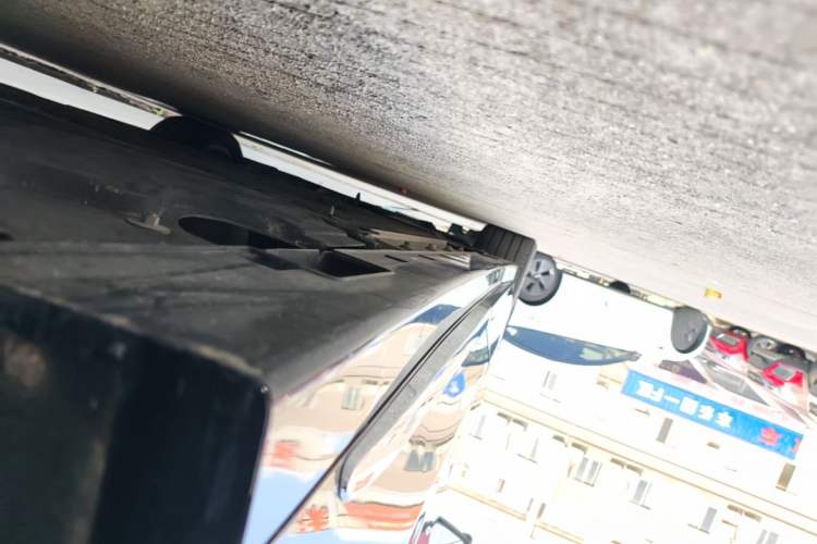 Used VOYAH Dream 2024 PHEV Ultra-Long Range Flagship Edition Left Side Sill