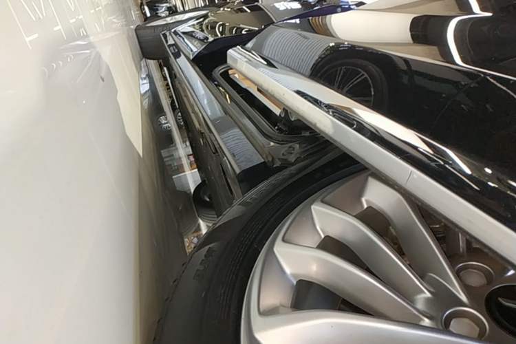 Used VOYAH Dream 2024 PHEV Extended-Range Premium Edition Left Side Sill
