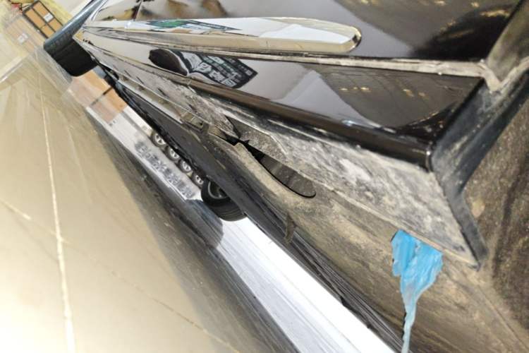 Used VOYAH Dream 2024 PHEV Extended-Range Premium Edition Left Side Sill