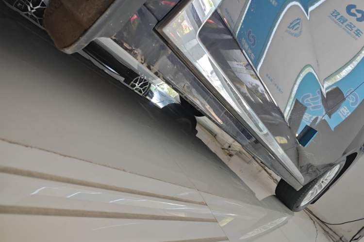 Used VOYAH Dream 2024 PHEV Extended-Range Premium Edition Left Side Sill
