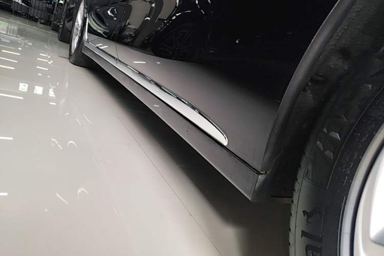 Used VOYAH Dream 2024 PHEV Extended-Range Premium Edition Left Side Sill
