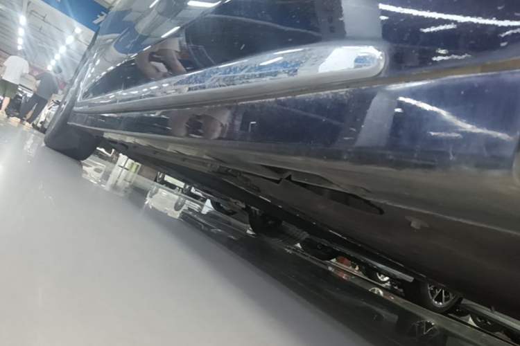 Used VOYAH Dream 2024 PHEV Ultra-Long Range Flagship Edition Left Side Sill