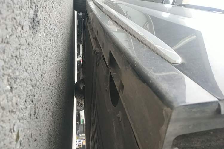 Used VOYAH Dream 2024 PHEV Extended-Range Premium Edition Left Side Sill