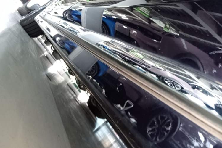 Used VOYAH Dream 2024 PHEV Ultra-Long Range Flagship Edition Left Side Sill
