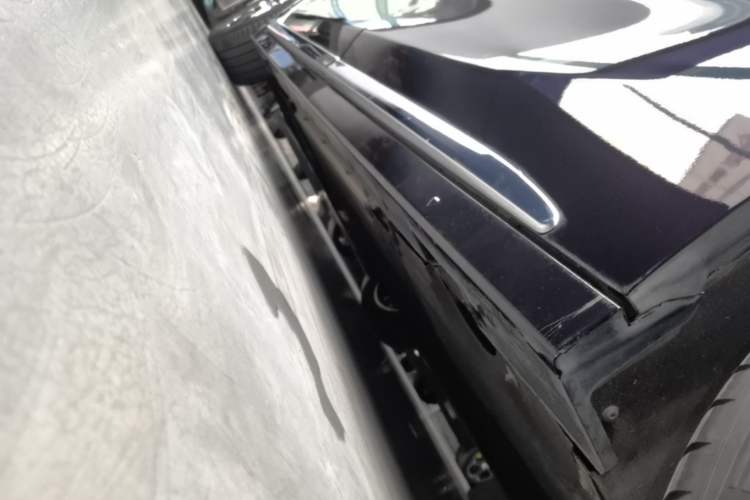 Used VOYAH Dream 2024 PHEV Ultra-Long Range Flagship Edition Left Side Sill