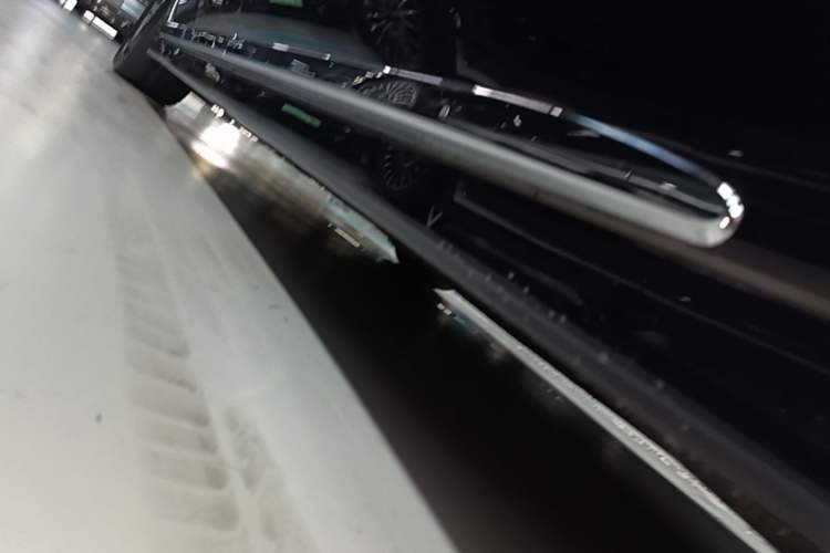 Used VOYAH Dream 2024 PHEV Ultra-Long Range Flagship Edition Left Side Sill