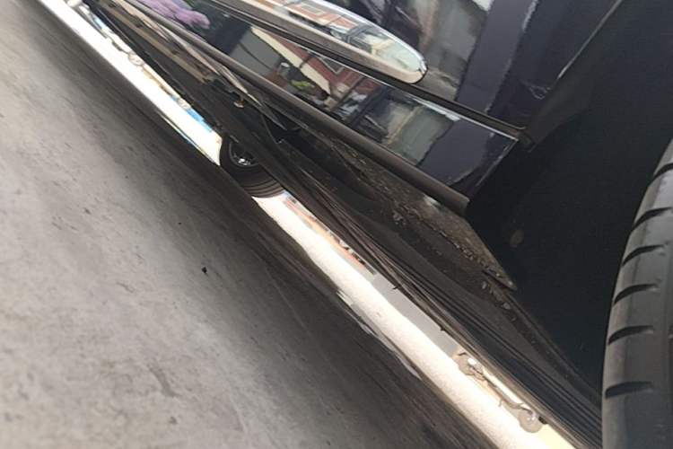 Used VOYAH Dream 2024 PHEV Ultra-Long Range Flagship Edition Left Side Sill