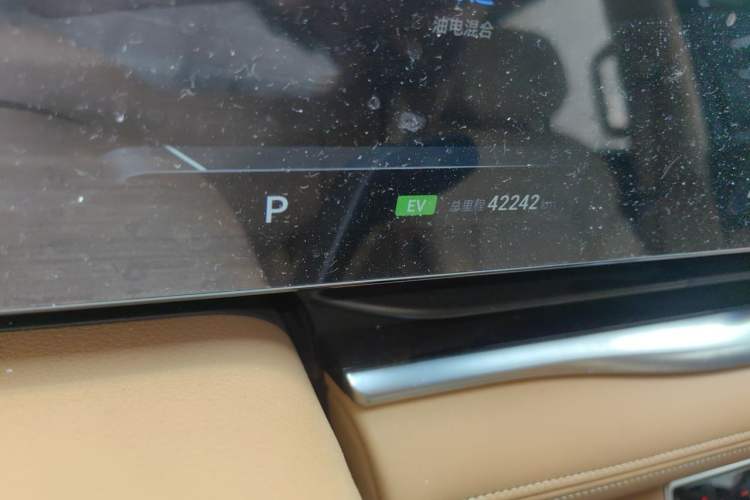 Used VOYAH Dream 2024 PHEV Extended-Range Premium Edition Odometer Close Up