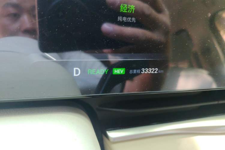 Used VOYAH Dream 2024 PHEV Extended-Range Premium Edition Odometer Close Up