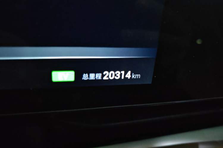 Used VOYAH Dream 2024 PHEV Ultra-Long Range Flagship Edition Odometer Close Up