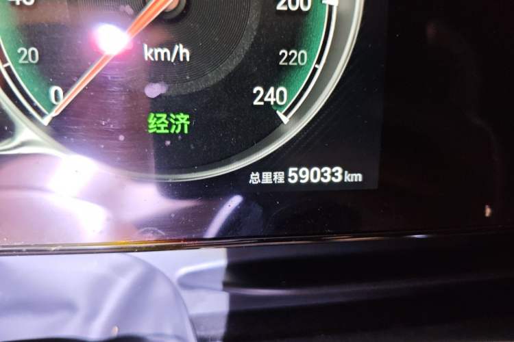 Used VOYAH Dream 2024 EV Long-Range Premium Edition Odometer Close Up