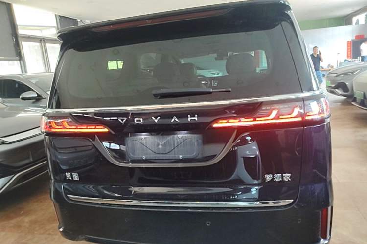 Used VOYAH Dream 2024 PHEV Ultra-Long Range Flagship Edition Rear