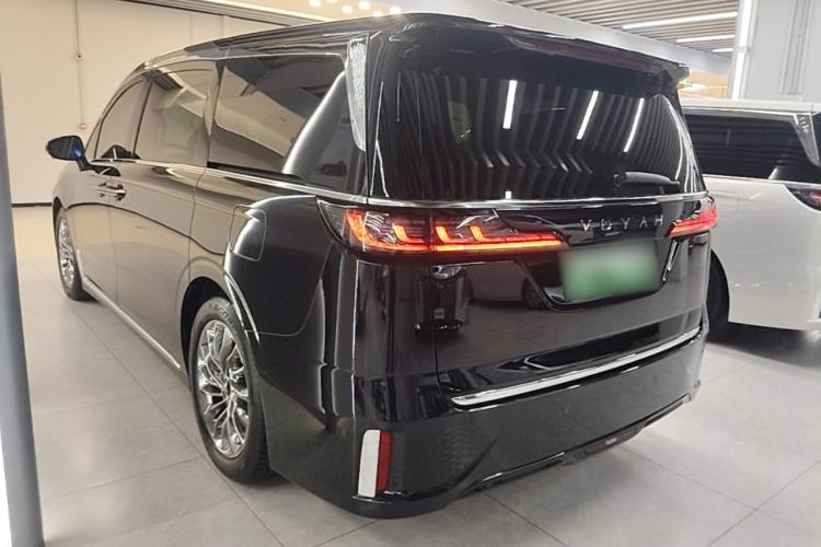 Used VOYAH Dream 2024 PHEV Ultra-Long Range Flagship Edition Rear Left 45 Deg