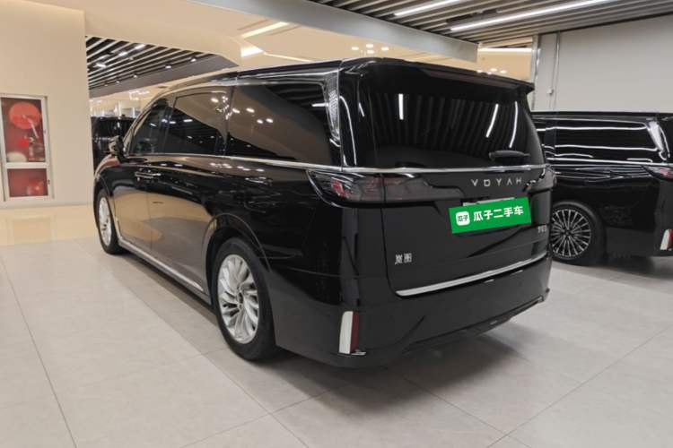 Used VOYAH Dream 2024 PHEV Extended-Range Premium Edition Rear Left 45 Deg