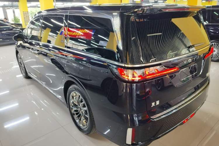 Used VOYAH Dream 2024 PHEV Ultra-Long Range Flagship Edition Rear Left 45 Deg