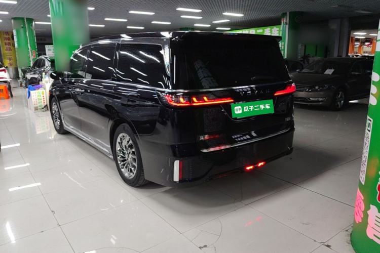 Used VOYAH Dream 2024 PHEV Ultra-Long Range Flagship Edition Rear Left 45 Deg