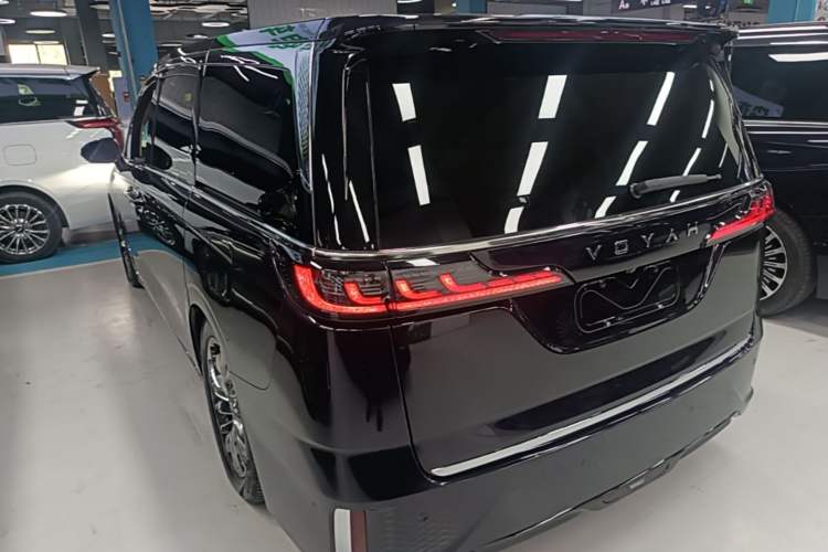 Used VOYAH Dream 2024 PHEV Ultra-Long Range Flagship Edition Rear Left 45 Deg