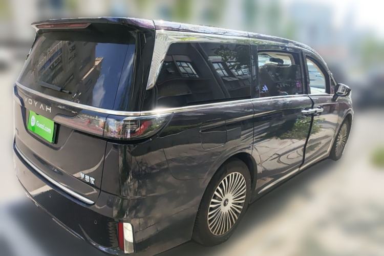 Used VOYAH Dream 2024 PHEV Extended-Range Premium Edition Rear Right 45 Deg