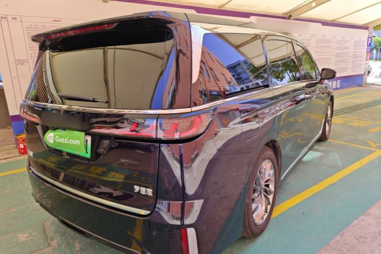 Used VOYAH Dream 2024 PHEV Ultra-Long Range Flagship Edition Rear Right 45 Deg