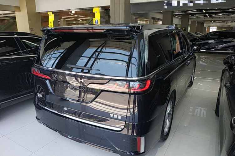Used VOYAH Dream 2024 PHEV Extended-Range Premium Edition Rear Right 45 Deg