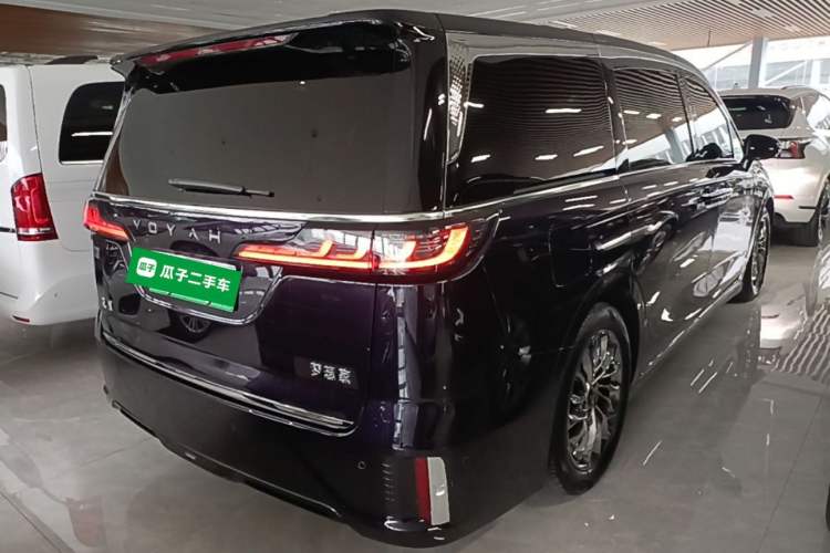 Used VOYAH Dream 2024 PHEV Ultra-Long Range Flagship Edition Rear Right 45 Deg