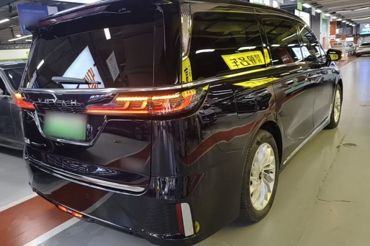 Used VOYAH Dream 2024 PHEV Extended-Range Premium Edition Rear Right 45 Deg