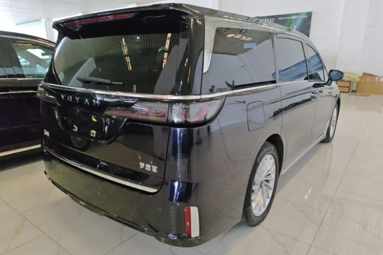Used VOYAH Dream 2024 PHEV Extended-Range Premium Edition Rear Right 45 Deg