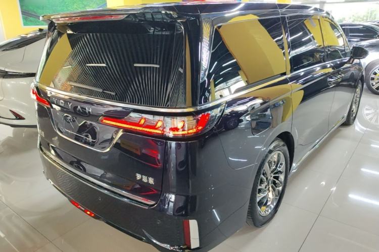 Used VOYAH Dream 2024 PHEV Ultra-Long Range Flagship Edition Rear Right 45 Deg