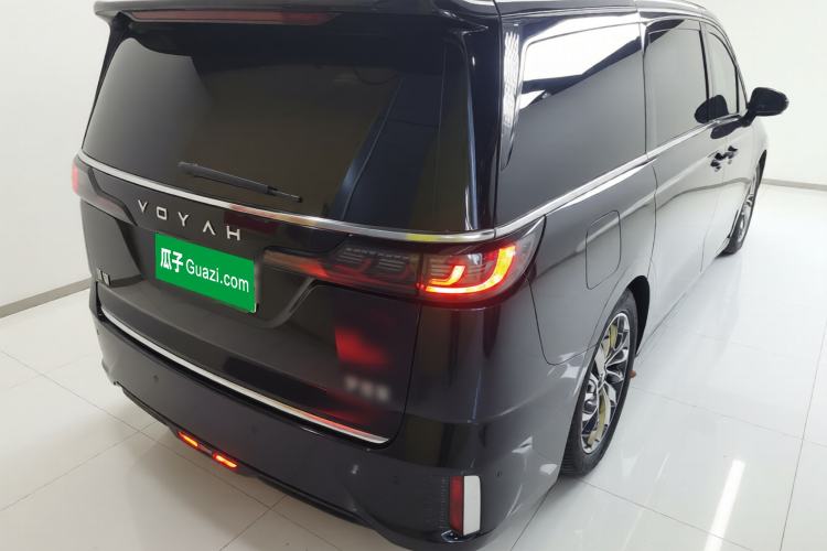Used VOYAH Dream 2024 PHEV Ultra-Long Range Flagship Edition Rear Right 45 Deg