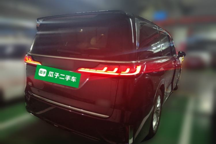Used VOYAH Dream 2024 PHEV Extended-Range Premium Edition Rear Right 45 Deg