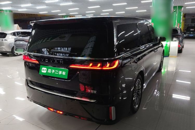 Used VOYAH Dream 2024 PHEV Ultra-Long Range Flagship Edition Rear Right 45 Deg