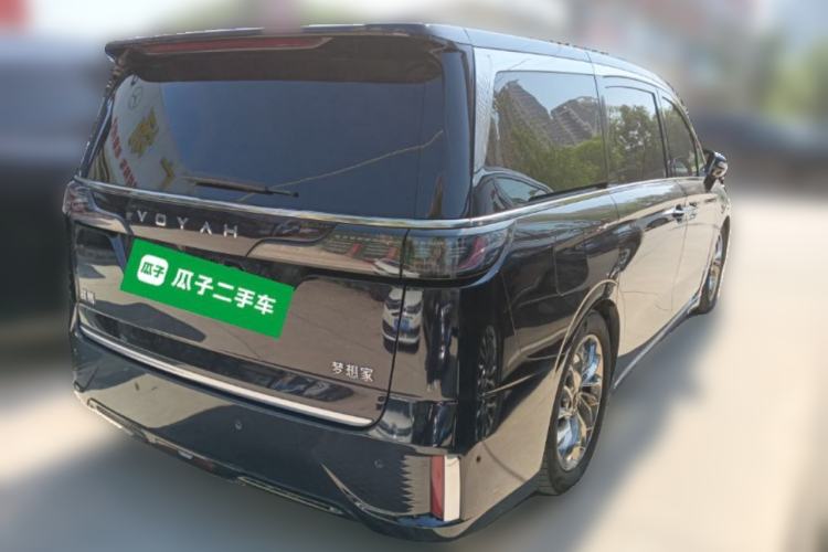 Used VOYAH Dream 2024 PHEV Extended-Range Premium Edition Rear Right 45 Deg