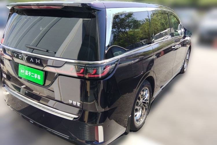 Used VOYAH Dream 2024 PHEV Ultra-Long Range Flagship Edition Rear Right 45 Deg