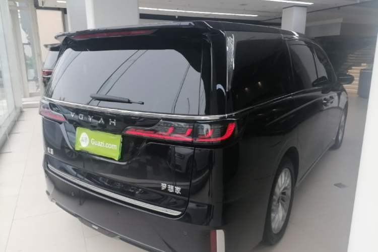 Used VOYAH Dream 2024 PHEV Extended-Range Premium Edition Rear Right 45 Deg