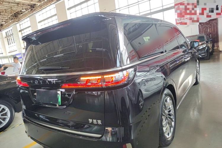 Used VOYAH Dream 2024 PHEV Ultra-Long Range Flagship Edition Rear Right 45 Deg