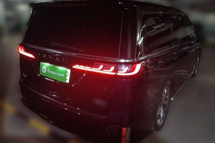 Used VOYAH Dream 2024 PHEV Ultra-Long Range Flagship Edition Rear Right 45 Deg