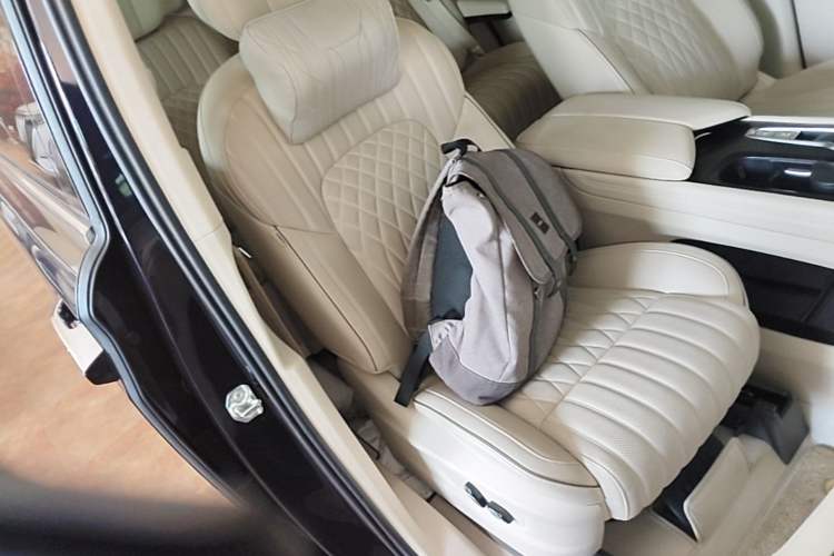 Used VOYAH Dream 2024 PHEV Ultra-Long Range Flagship Edition Right Front Seat