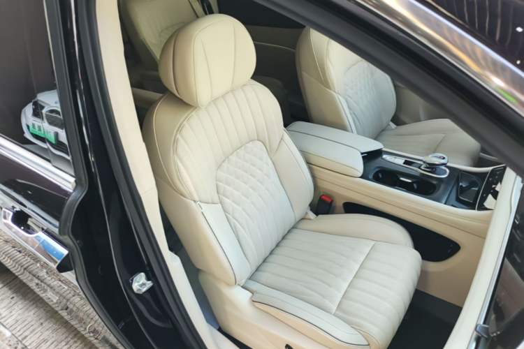Used VOYAH Dream 2024 PHEV Ultra-Long Range Flagship Edition Right Front Seat