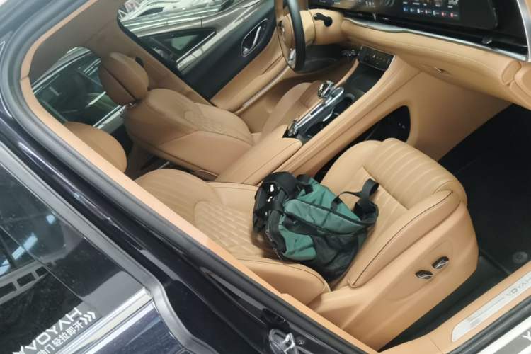 Used VOYAH Dream 2024 PHEV Ultra-Long Range Flagship Edition Right Front Seat
