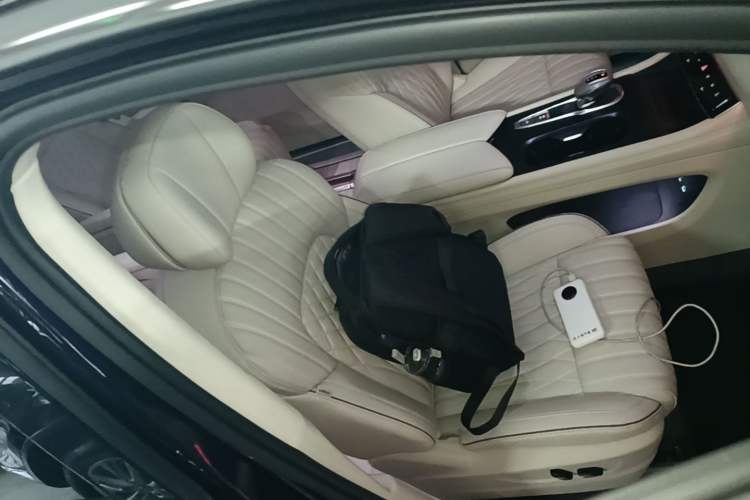 Used VOYAH Dream 2024 PHEV Ultra-Long Range Flagship Edition Right Front Seat